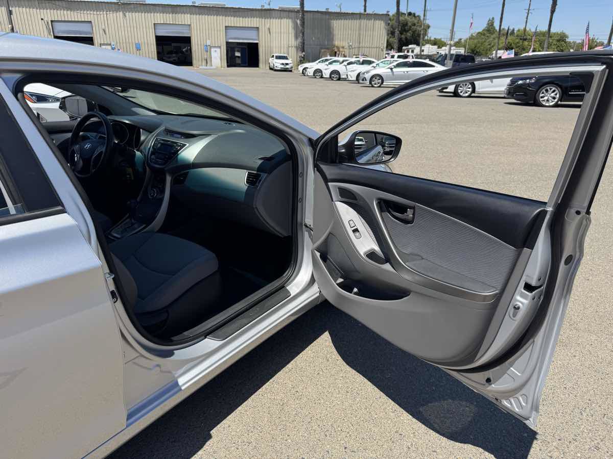 Used 2013 Hyundai Elantra GLS w/ Preferred Pkg FWD image 14