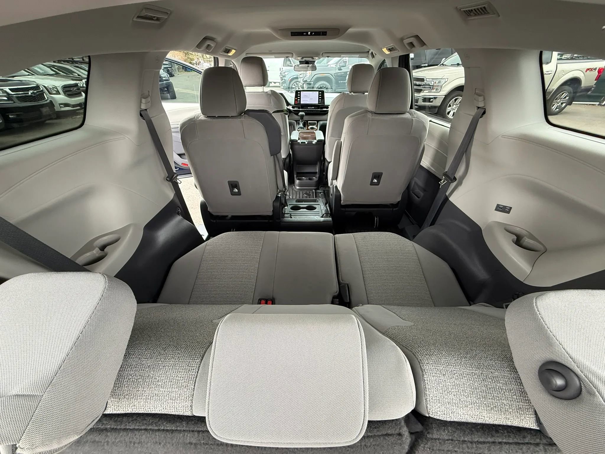 Used 2022 Toyota Sienna LE image 27