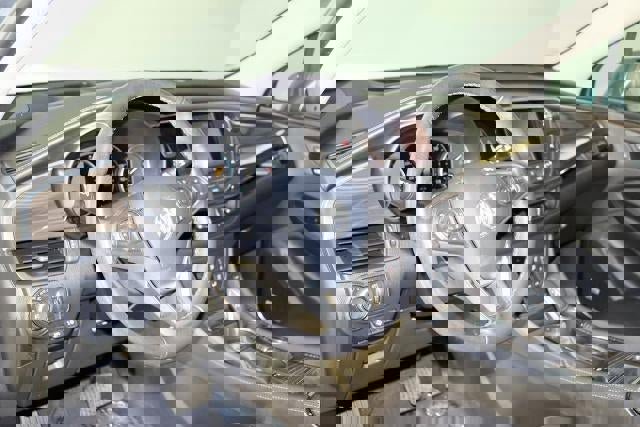 Used 2019 Buick Envision Premium w/ Driver Confidence Package image 18