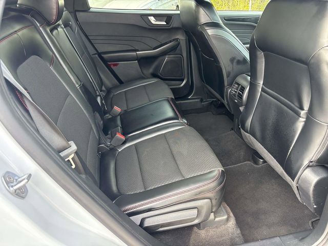Used 2025 Ford Escape ST-Line image 17
