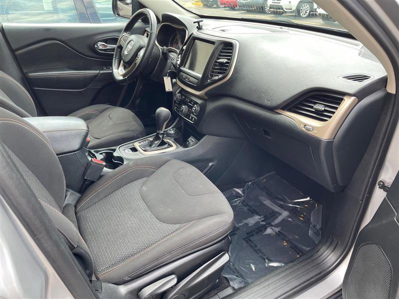Used 2016 Jeep Cherokee 75th Anniversary image 18