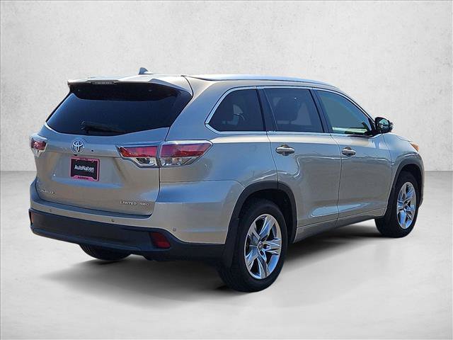 Used 2016 Toyota Highlander Limited w/ Driver Technology Package AWD/4WD image 5