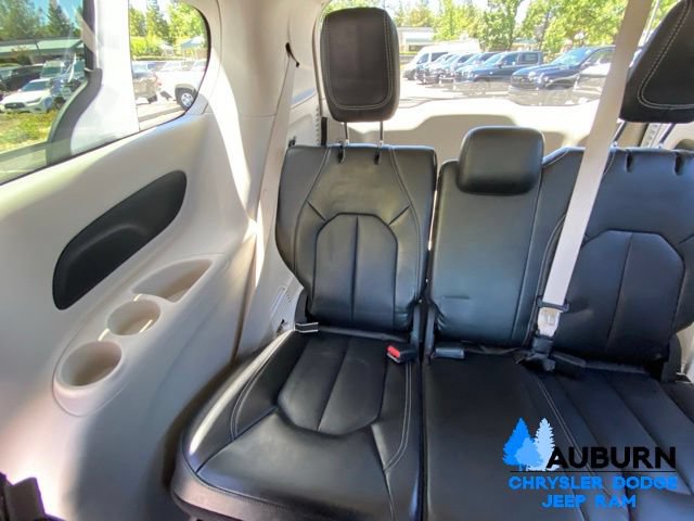 Used 2024 Chrysler Pacifica Touring-L FWD image 20