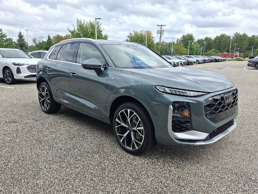 New 2026 Audi Q3 quattro 2.0T AWD/4WD image 2