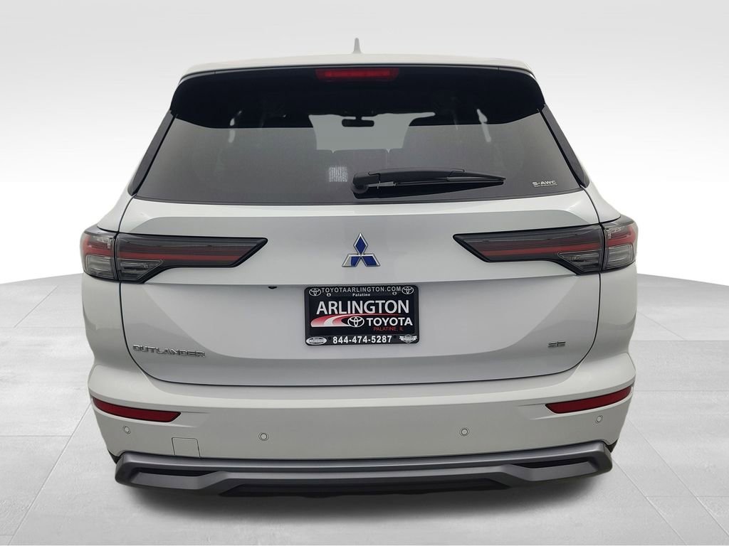 Used 2025 Mitsubishi Outlander SE image 5