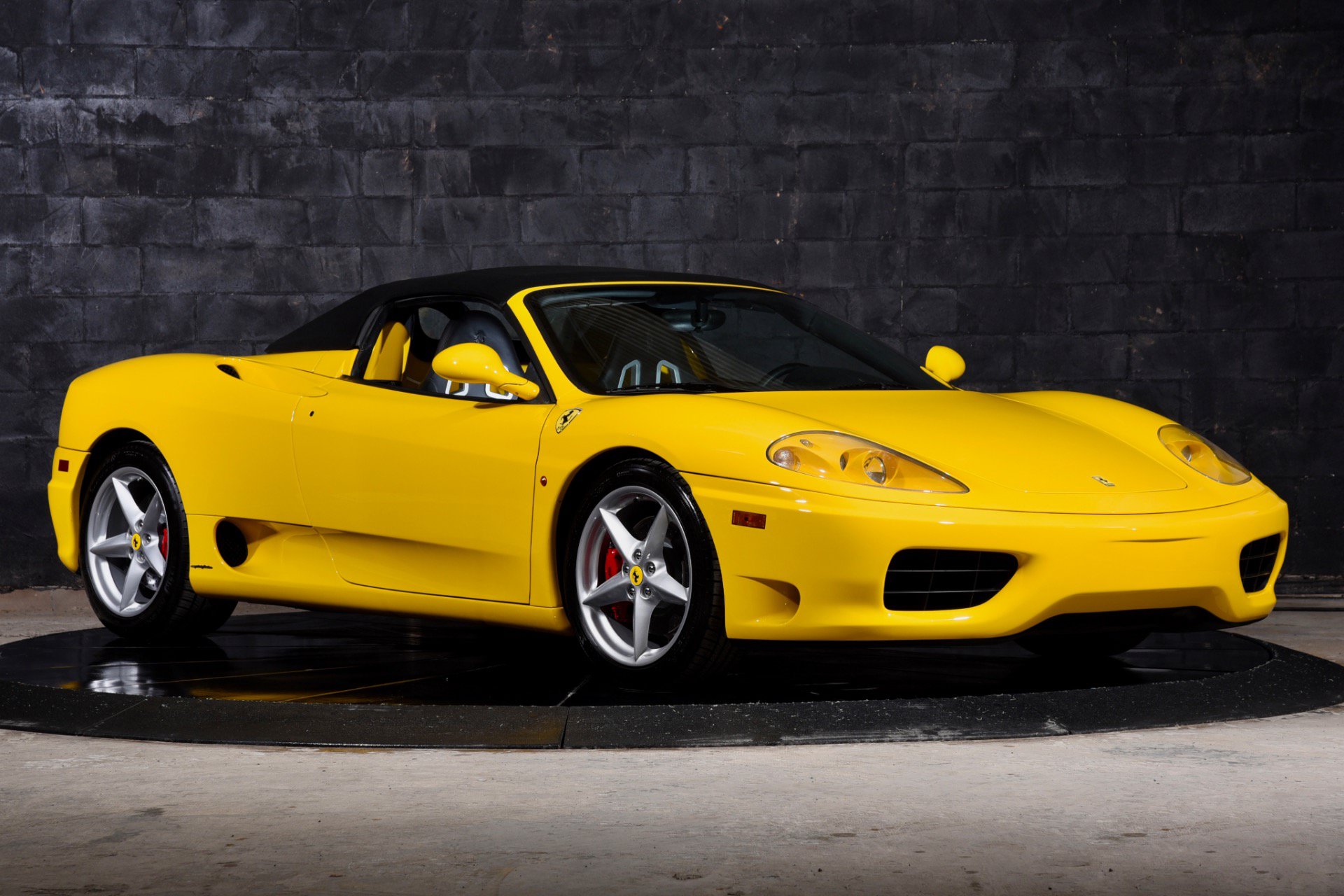 Used 2001 Ferrari 360 Spider RWD image 2