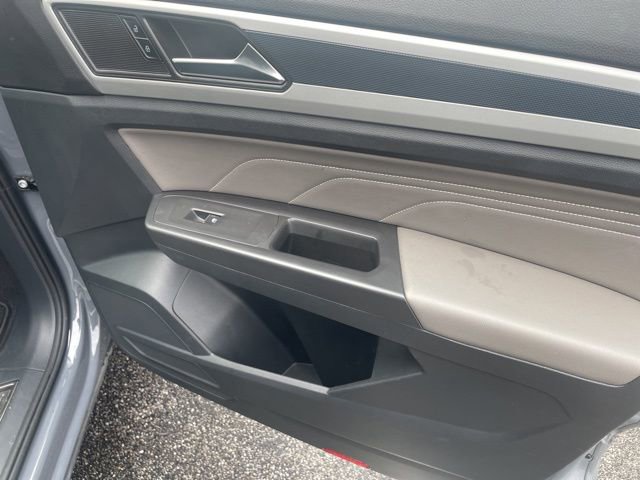 Used 2023 Volkswagen Atlas Cross Sport SEL R-Line image 28