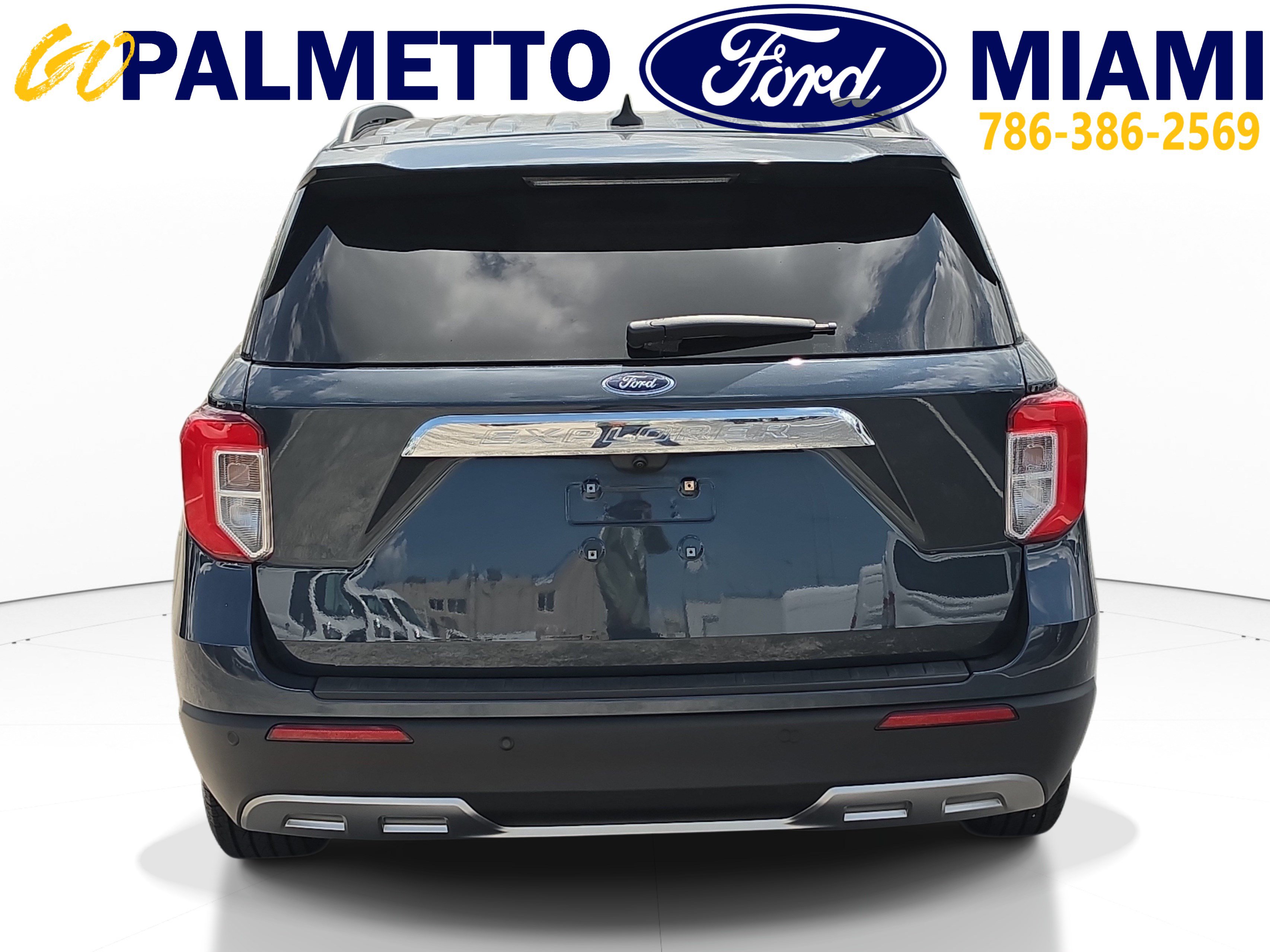 Used 2023 Ford Explorer XLT w/ Equipment Group 202A RWD image 5