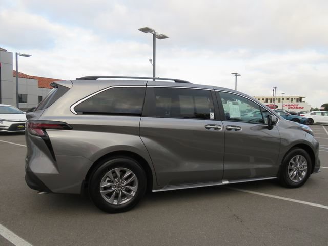 Certified 2026 Toyota Sienna XLE image 13