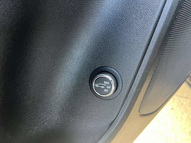 Used 2025 Chevrolet Blazer LT FWD image 21