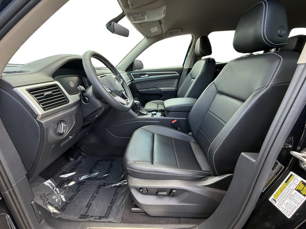 Used 2023 Volkswagen Atlas SE w/ Black Wheel Package AWD/4WD image 9