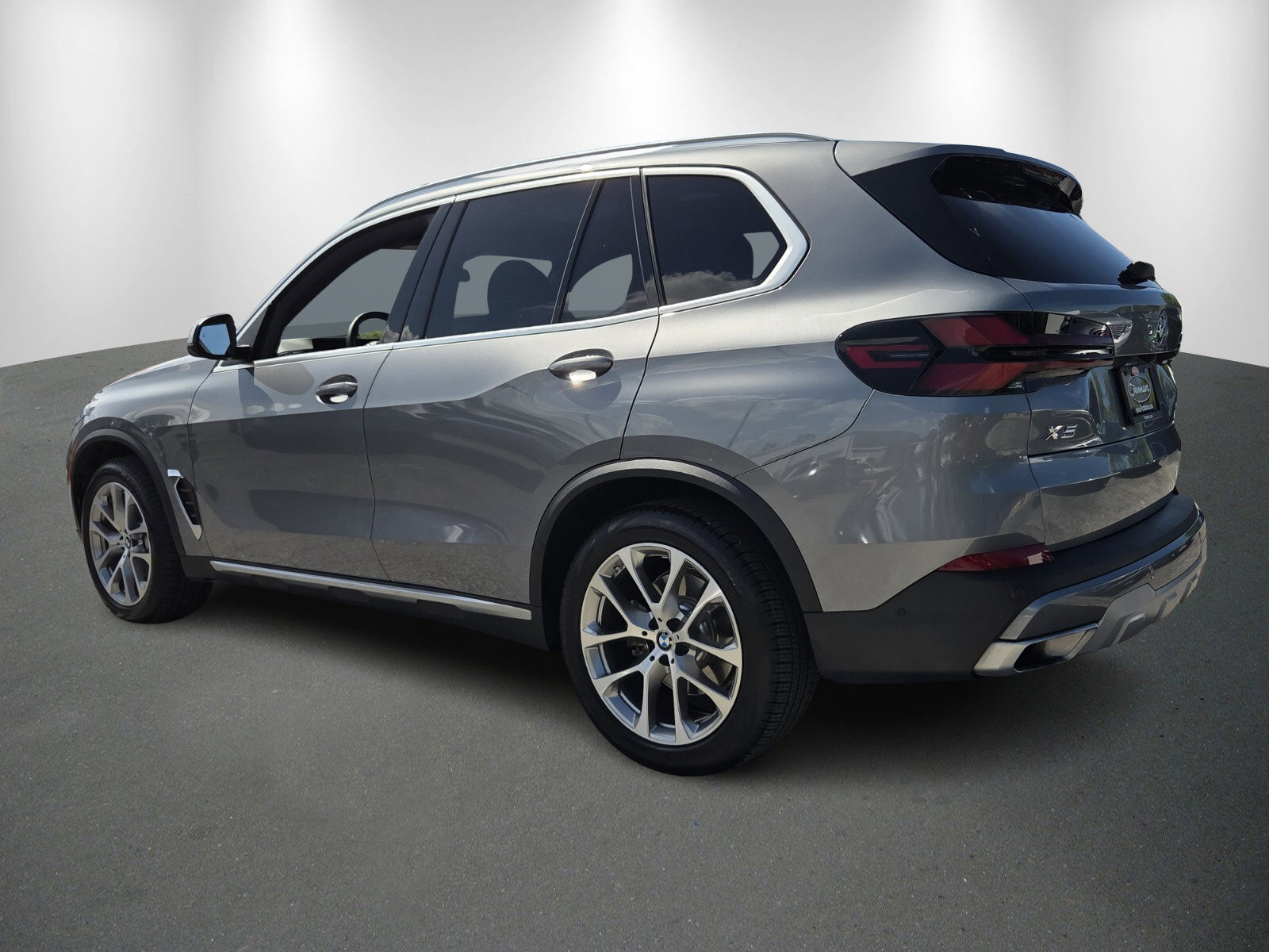 Used 2024 BMW X5 sDrive40i w/ Premium Package RWD image 5