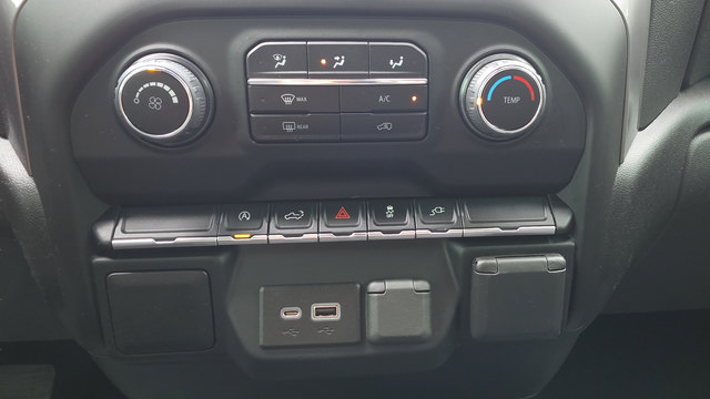 Used 2022 Chevrolet Silverado 1500 Custom w/ Safety Confidence Package AWD/4WD image 16