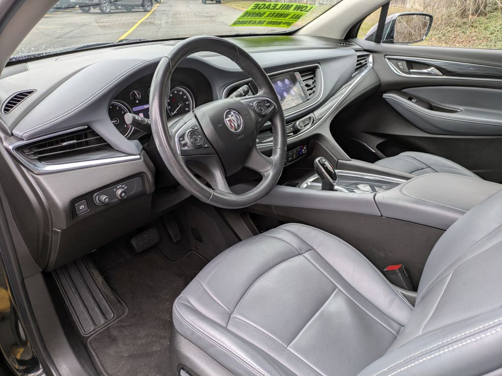 Used 2020 Buick Enclave Essence w/ Sport Touring Edition image 11