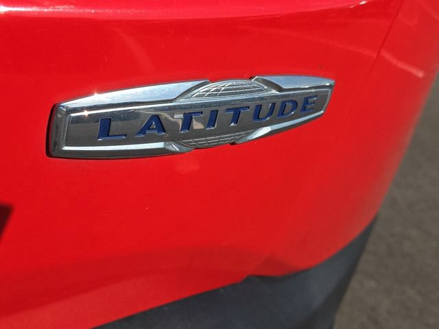 Used 2017 Jeep Renegade Latitude w/ Popular Equipment Group FWD image 31