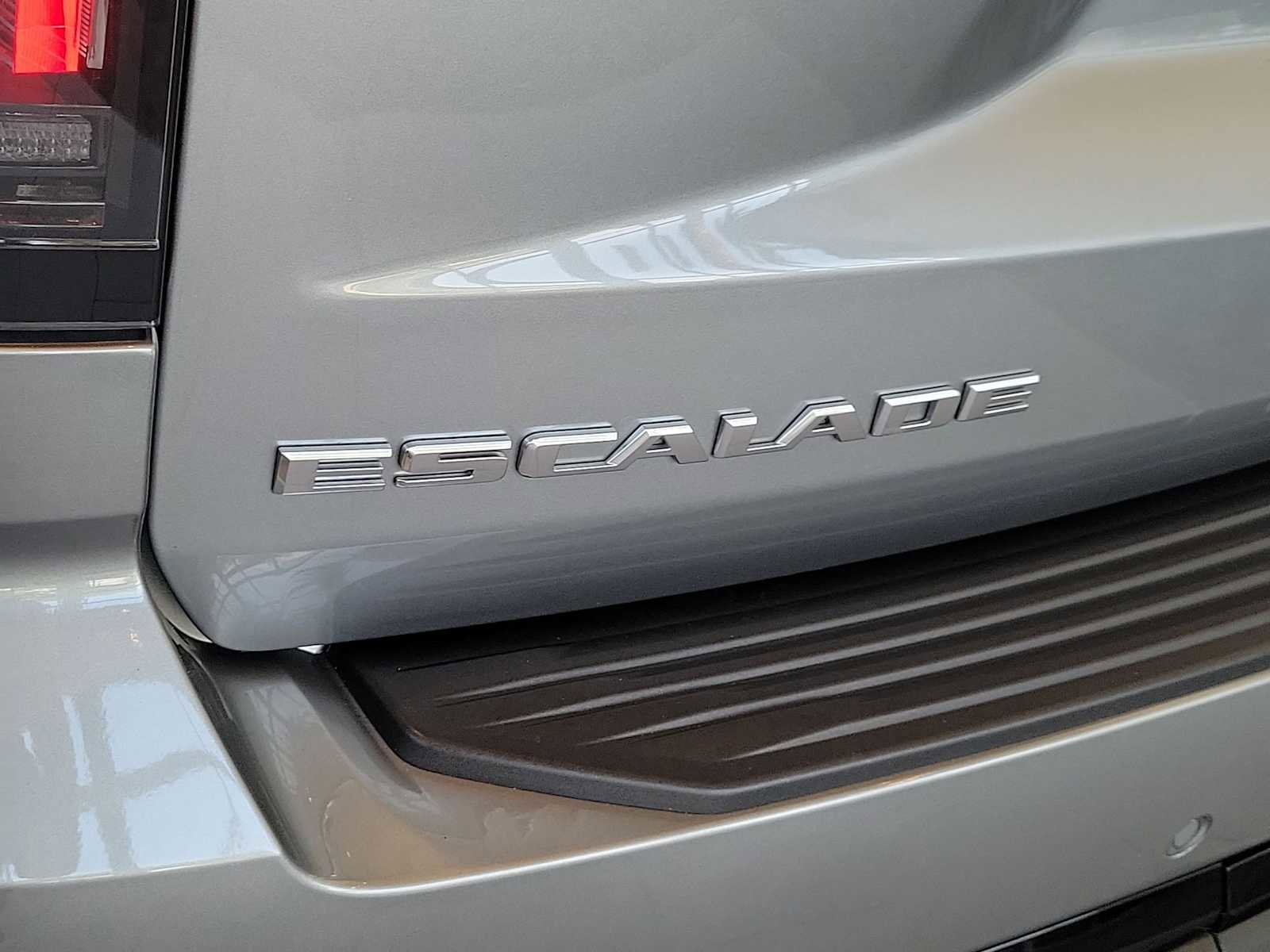 Used 2025 Cadillac Escalade V AWD/4WD image 7