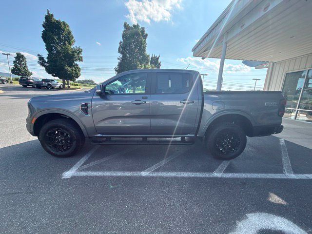 Used 2025 Ford Ranger Lariat w/ FX4 Off-Road Package AWD/4WD image 11