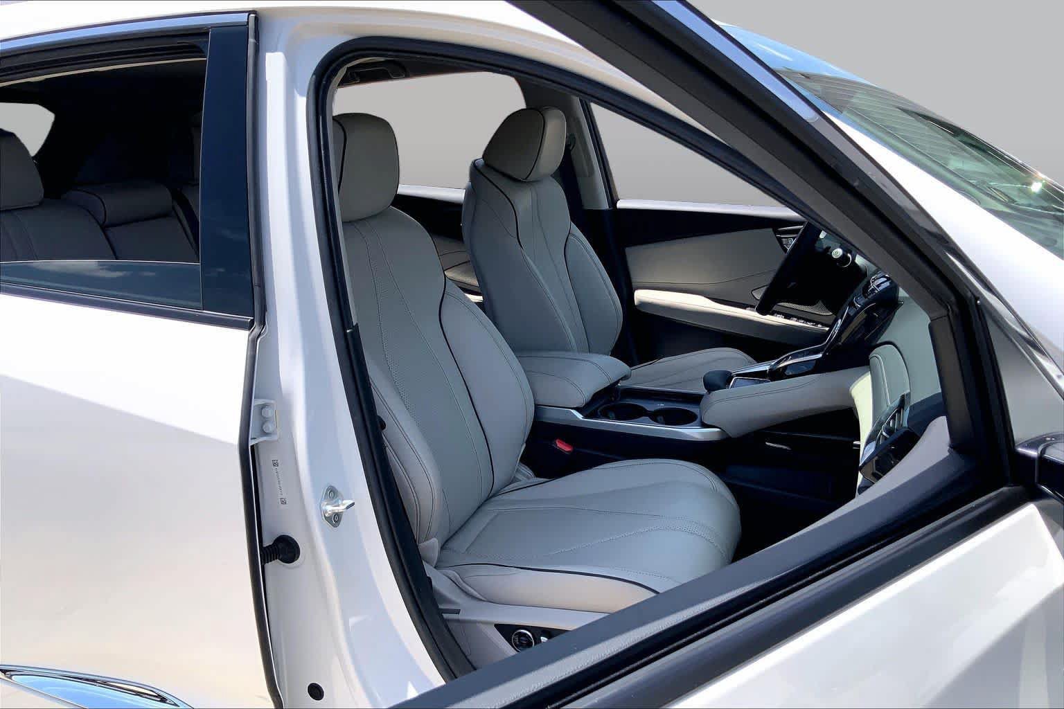 Used 2025 Acura RDX SH-AWD w/ Advance Package image 9
