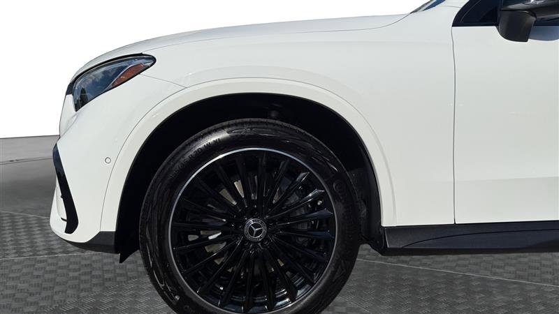 Used 2025 Mercedes-Benz GLC 300 image 9