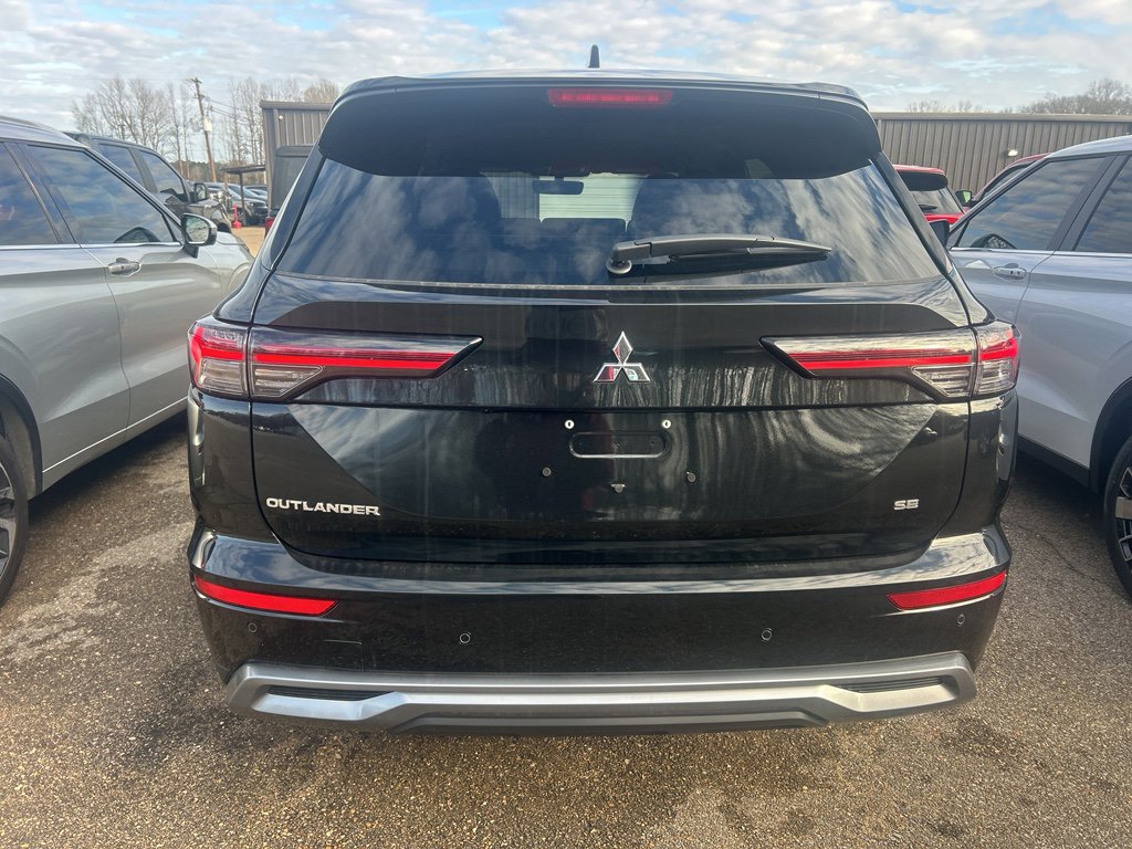 New 2026 Mitsubishi Outlander LE image 5