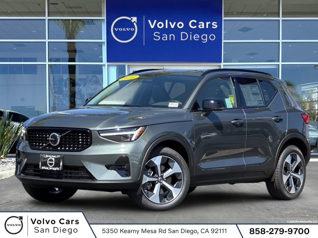 New 2026 Volvo XC40 B5 Plus w/ Climate Package
