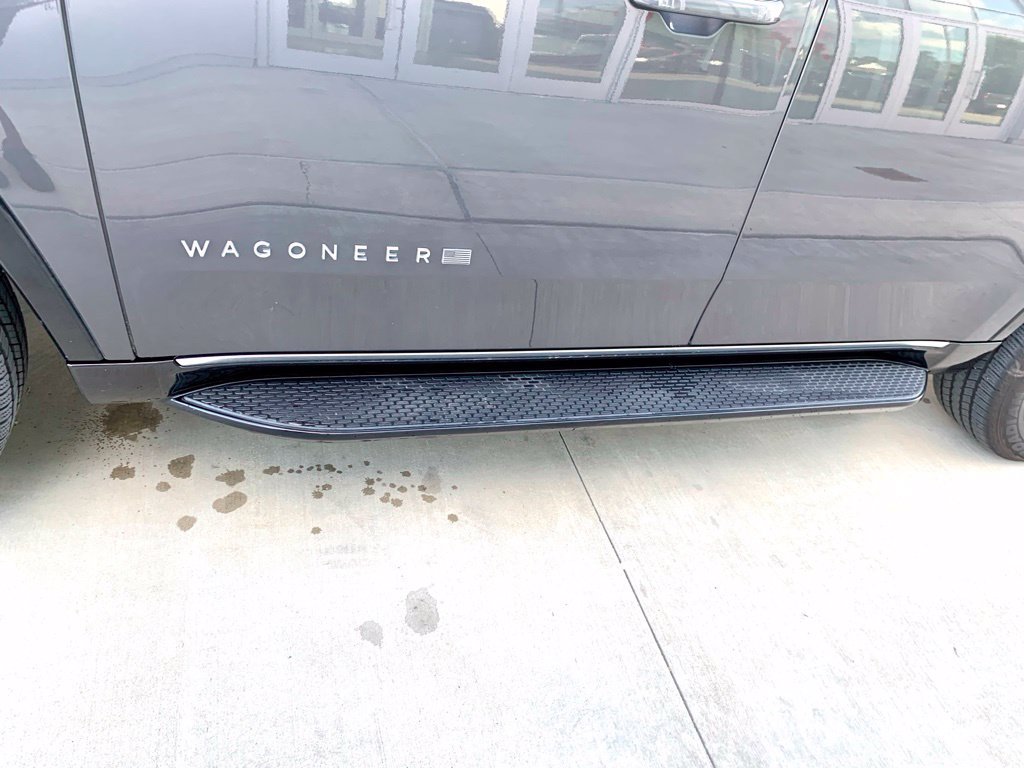 Used 2025 Jeep Wagoneer Series II AWD/4WD image 10