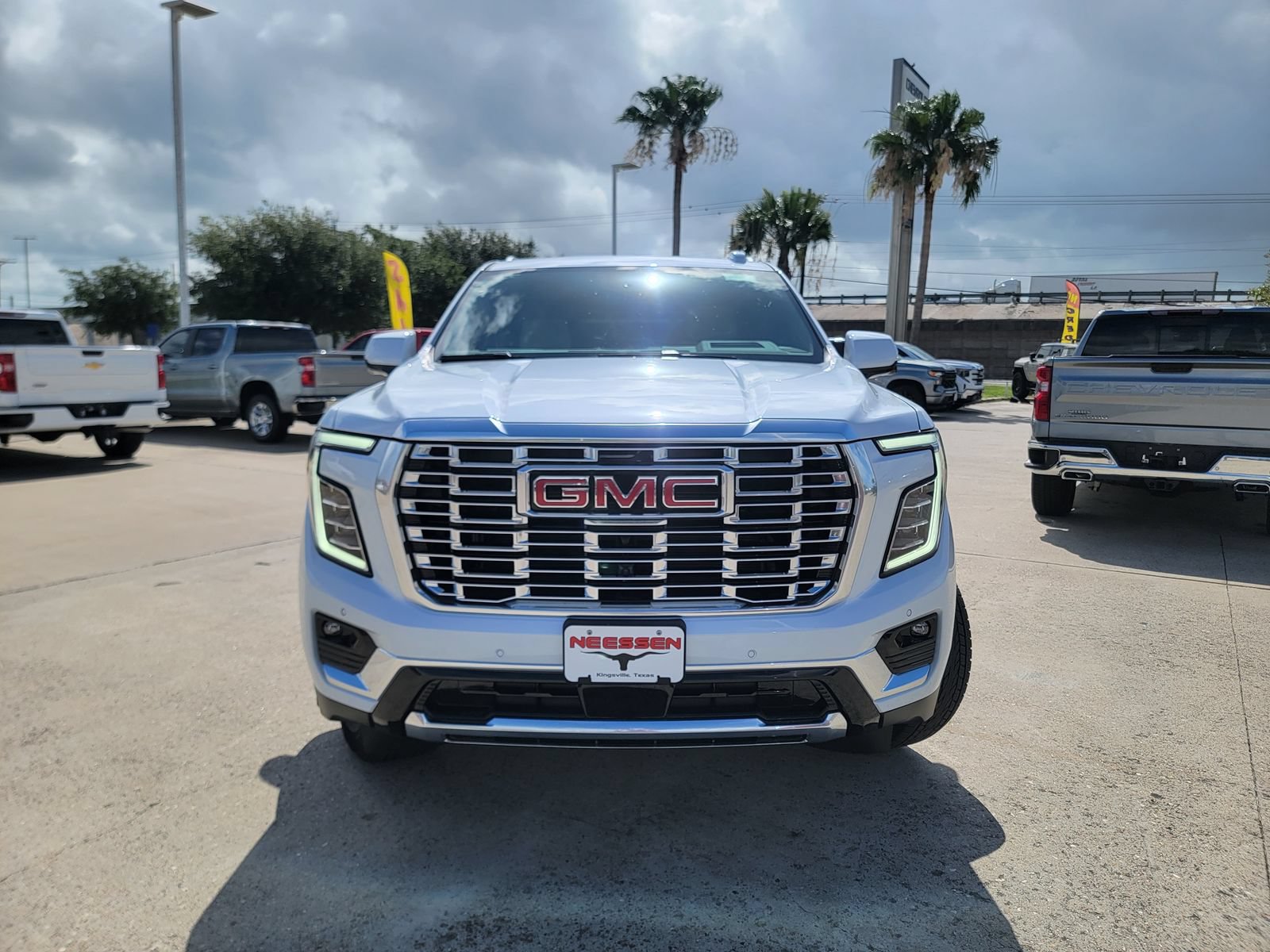 New 2026 GMC Yukon XL Denali w/ LPO, Floor Liner Package AWD/4WD image 2