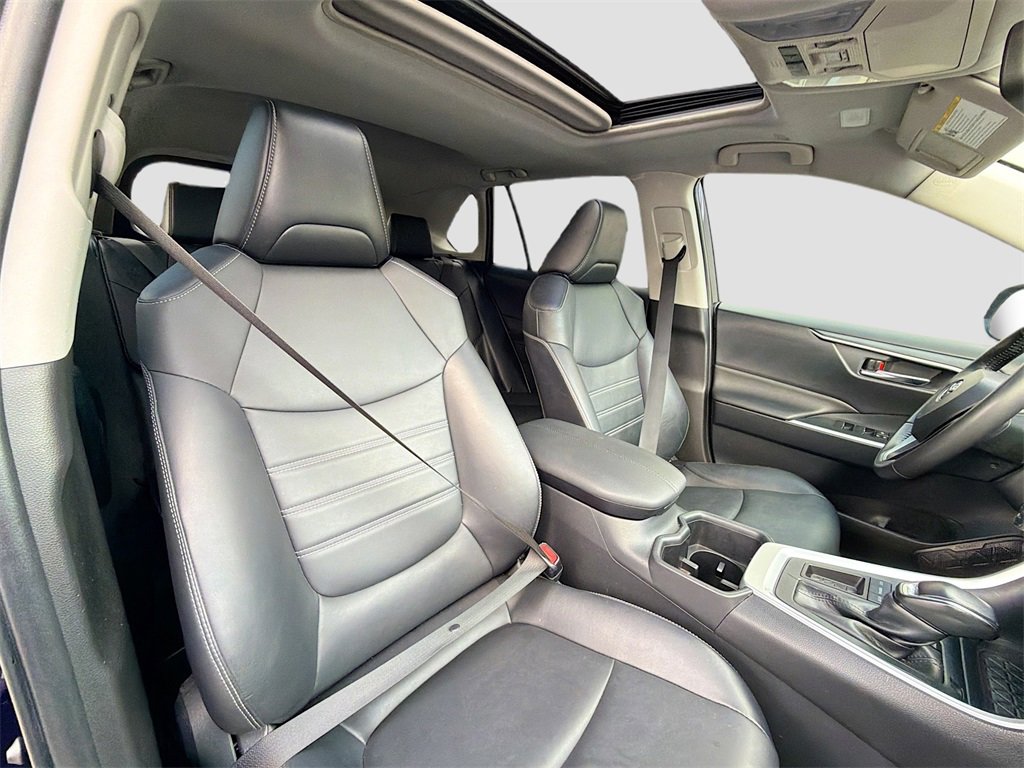 Used 2023 Toyota RAV4 XLE Premium image 28