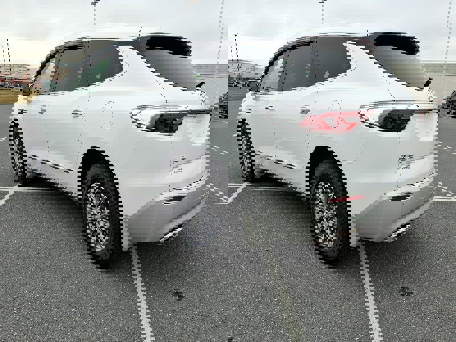 Certified 2024 Buick Enclave Essence image 7