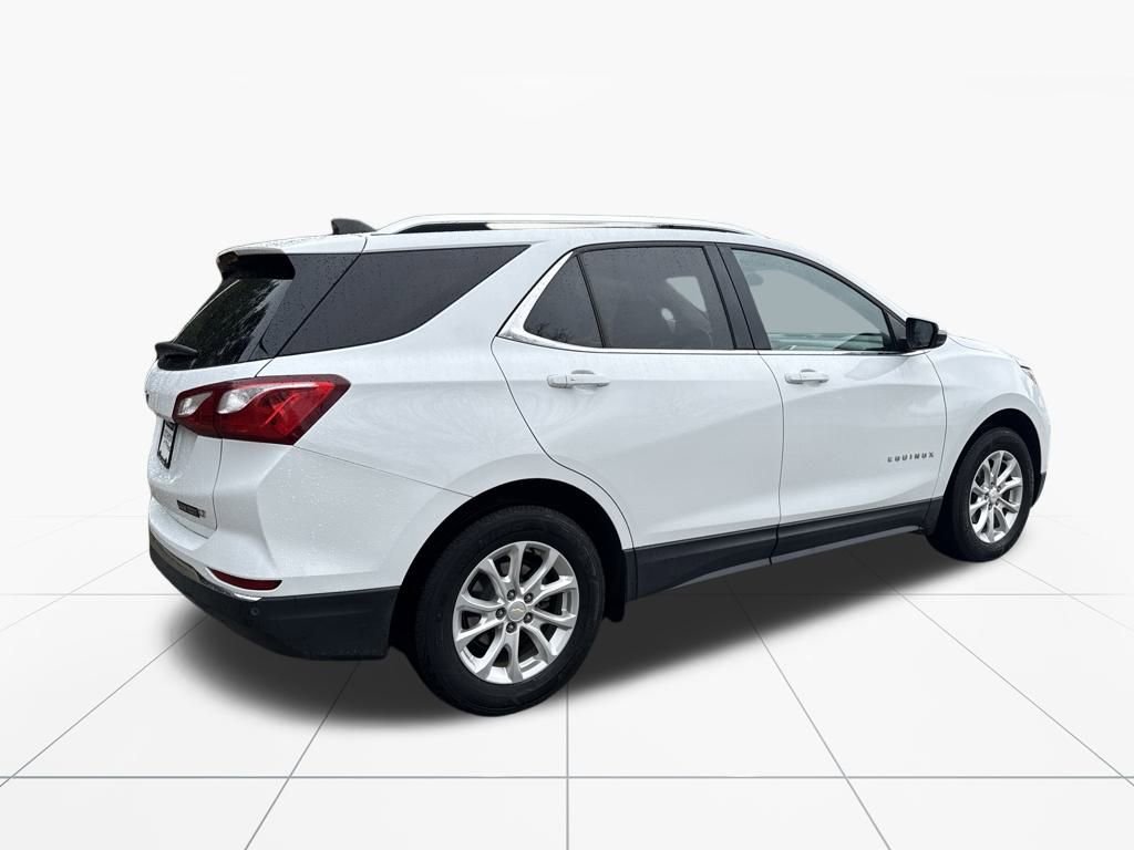 Used 2018 Chevrolet Equinox LT w/ Sun & Infotainment Package image 9