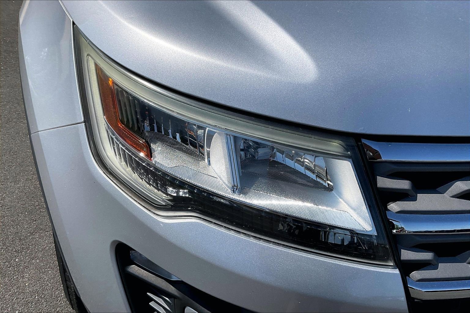 Used 2018 Ford Explorer XLT w/ Equipment Group 201A FWD image 33