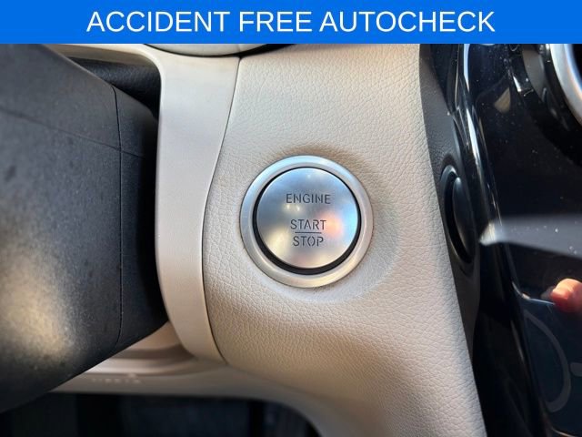 Used 2017 Mercedes-Benz GLC 300 4MATIC image 3