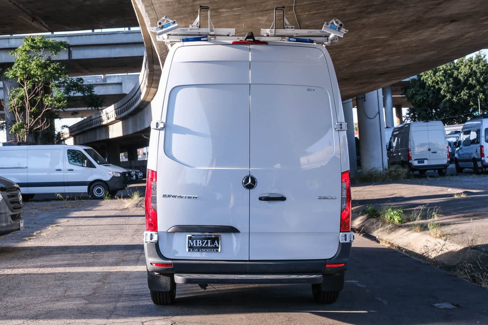 Used 2023 Mercedes-Benz Sprinter 2500 image 5