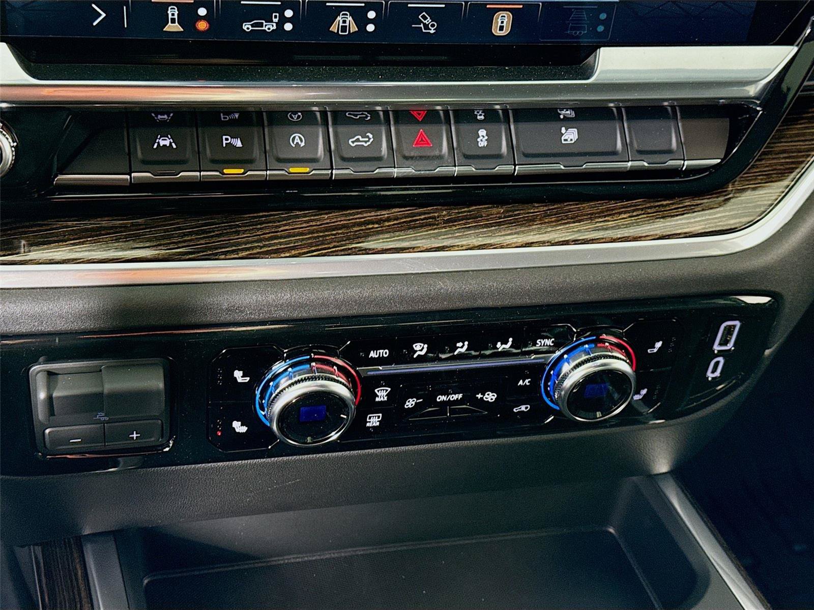 New 2026 GMC Sierra 1500 Elevation w/ Elevation Premium Package AWD/4WD image 10