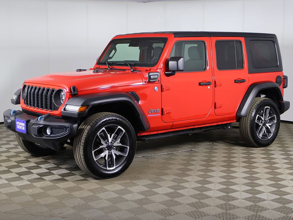 Used 2024 Jeep Wrangler Unlimited w/ LED Headlamp & Fog Lamp Group image 5