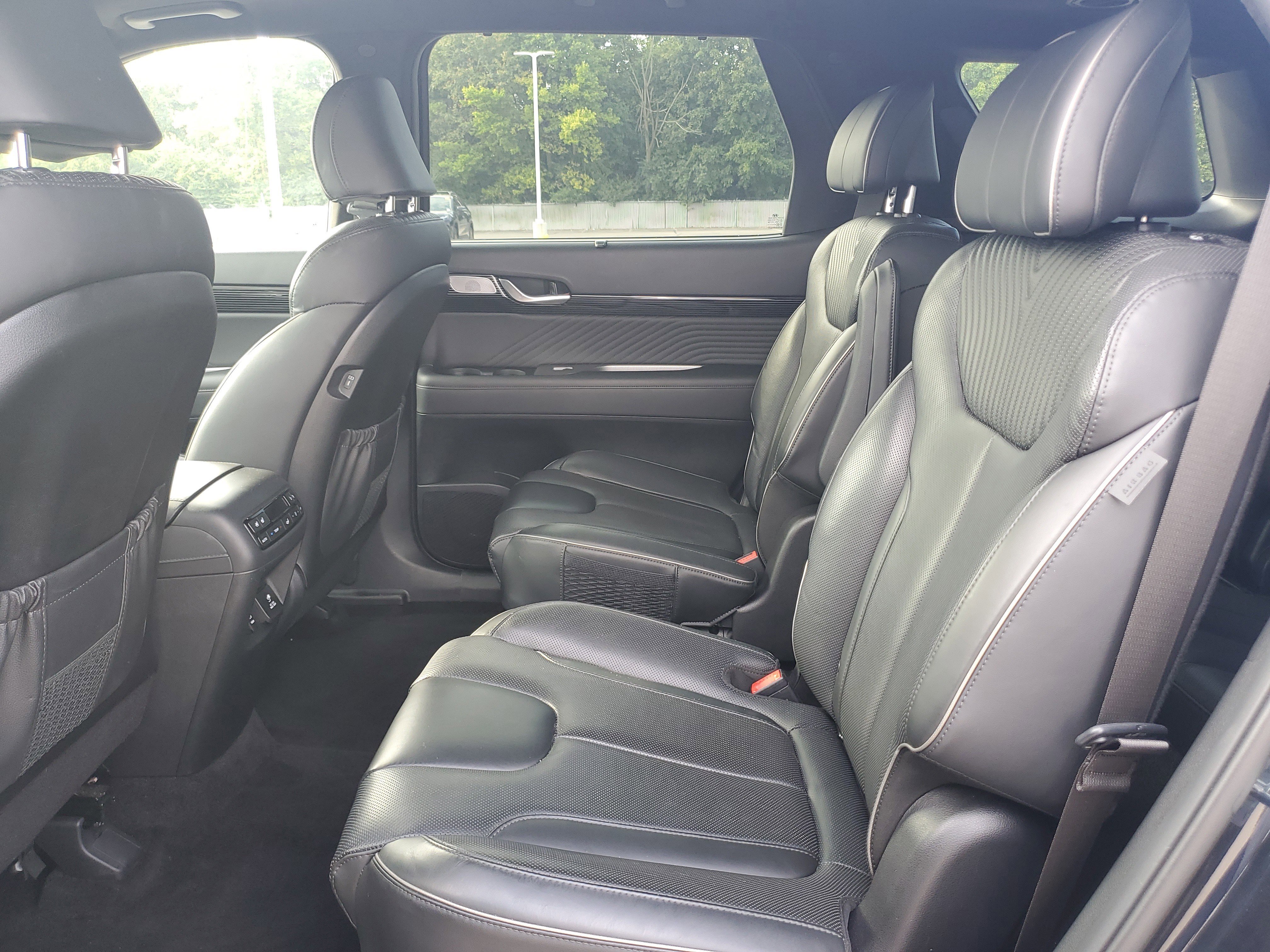 Used 2024 Hyundai Palisade Calligraphy image 12