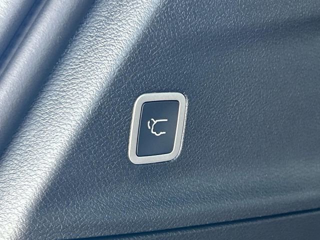 New 2026 Chrysler Voyager LX FWD image 13