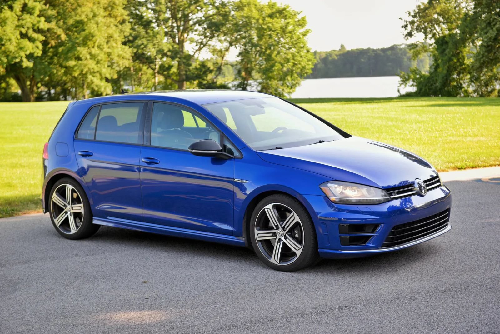 Used 2015 Volkswagen Golf R 4-Door AWD/4WD image 21