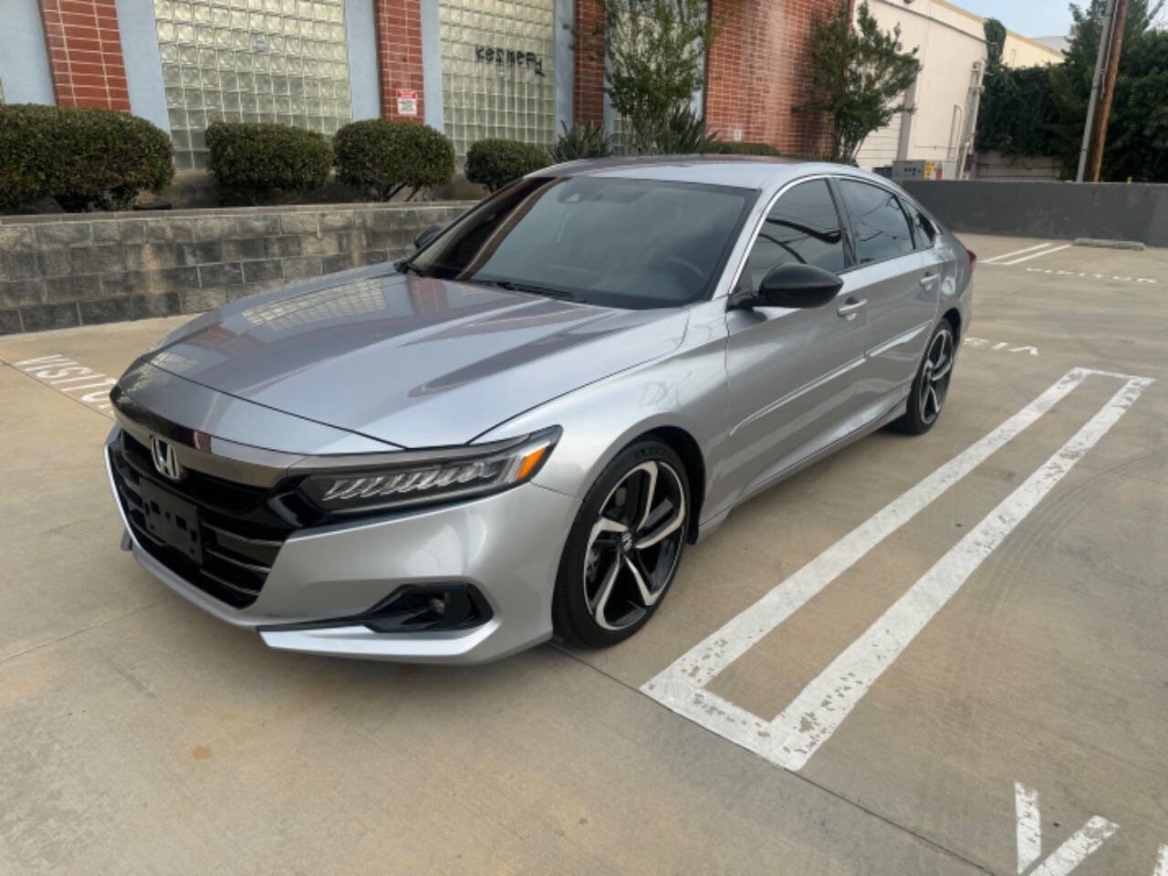 Used 2022 Honda Accord Sport image 1