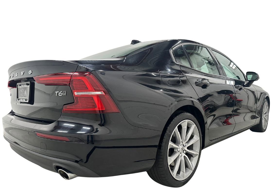 Used 2019 Volvo S60 T6 Momentum image 4
