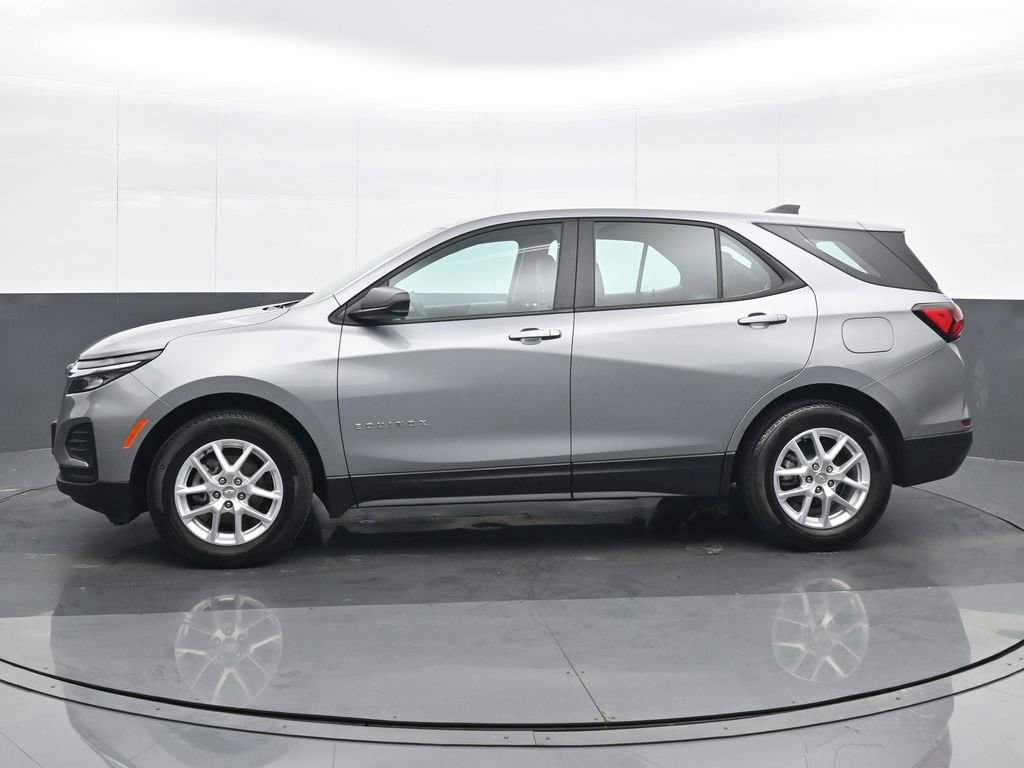 Used 2024 Chevrolet Equinox LS image 3