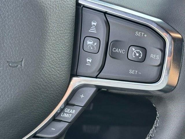 New 2026 RAM 2500 Laramie AWD/4WD image 18
