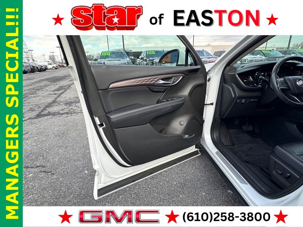 Used 2021 Buick Envision Avenir w/ Technology Package II AWD/4WD image 18