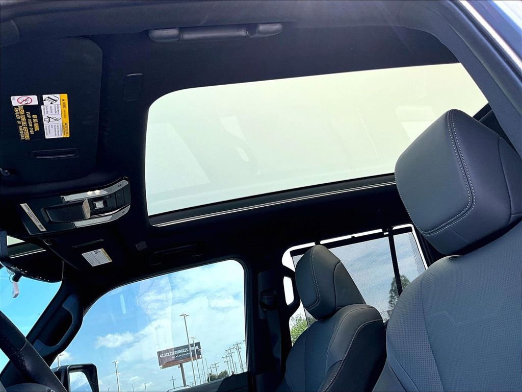 Used 2024 Lexus GX 550 w/ Accessory Package (Z1) image 18