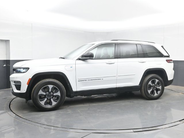 Used 2022 Jeep Grand Cherokee Limited 4xe w/ Luxury Tech Group II AWD/4WD image 6