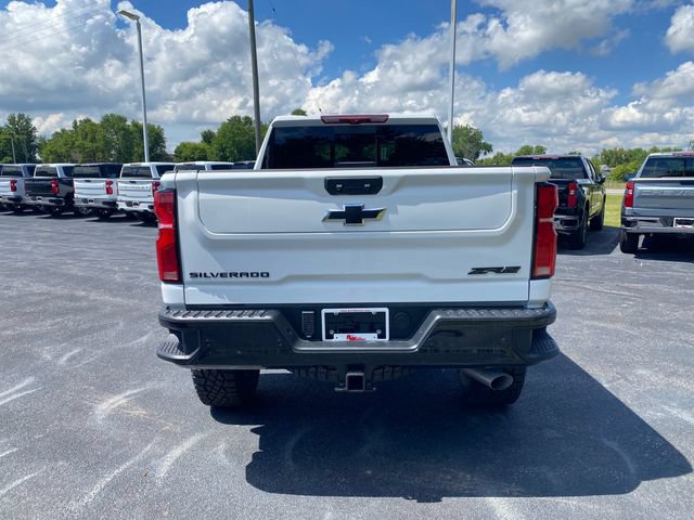 New 2026 Chevrolet Silverado 2500 ZR2 w/ LPO, Dark Essentials Package AWD/4WD image 5
