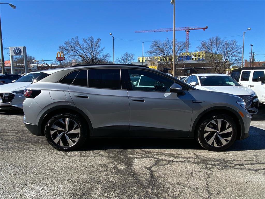 Used 2023 Volkswagen ID.4 Pro image 2