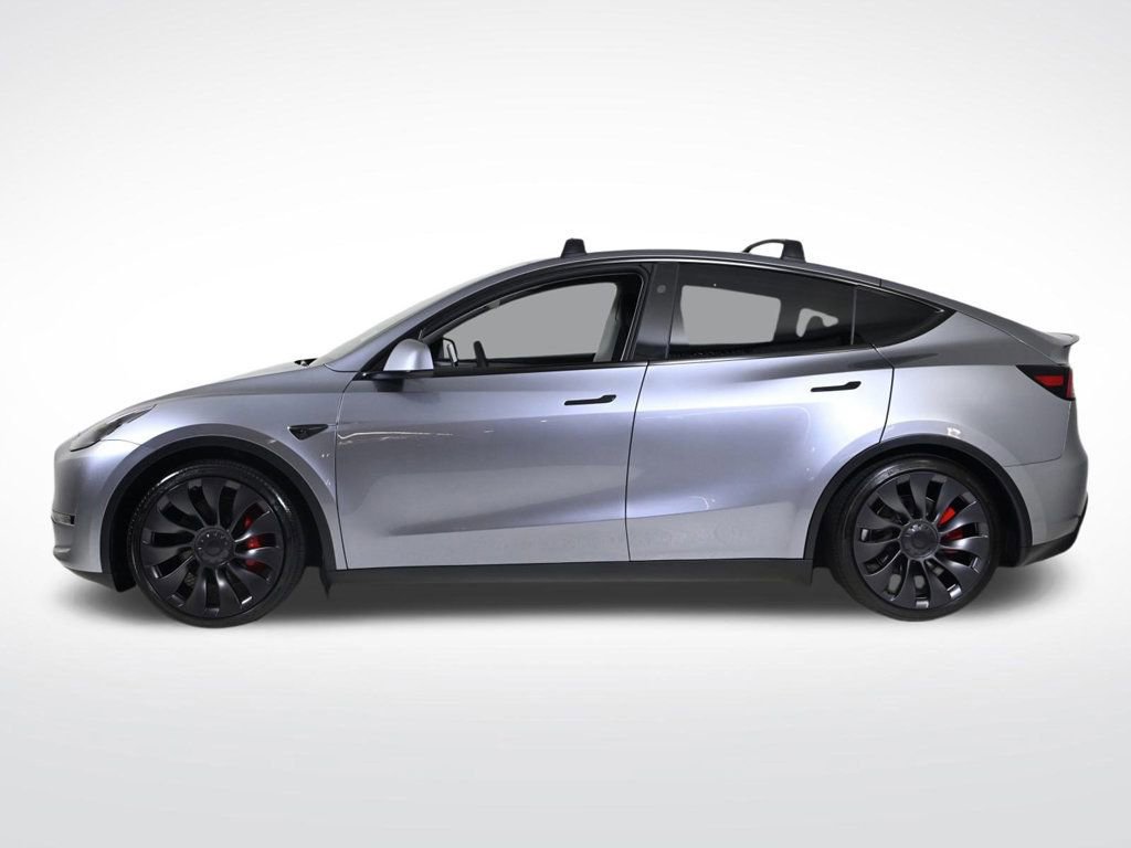 Used 2024 Tesla Model Y Performance image 2