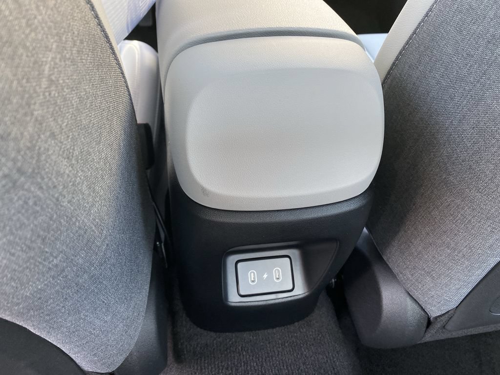 New 2026 Hyundai Elantra Limited FWD image 30