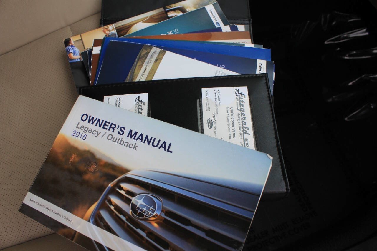 Used 2016 Subaru Outback 3.6R Limited image 19